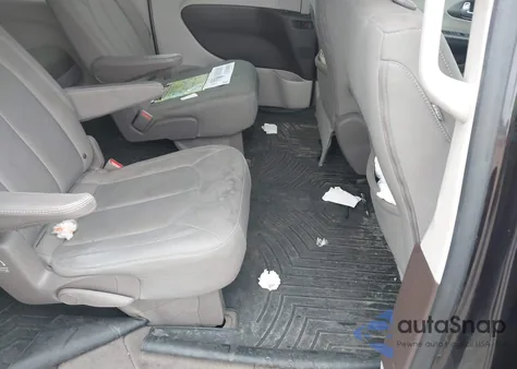 2019 Chrysler Pacifica Touring Plus z USA, uszkodzony, nr VIN 2C4RC1FG8KR559569